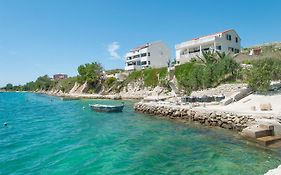 Apartments Beachfront Ante